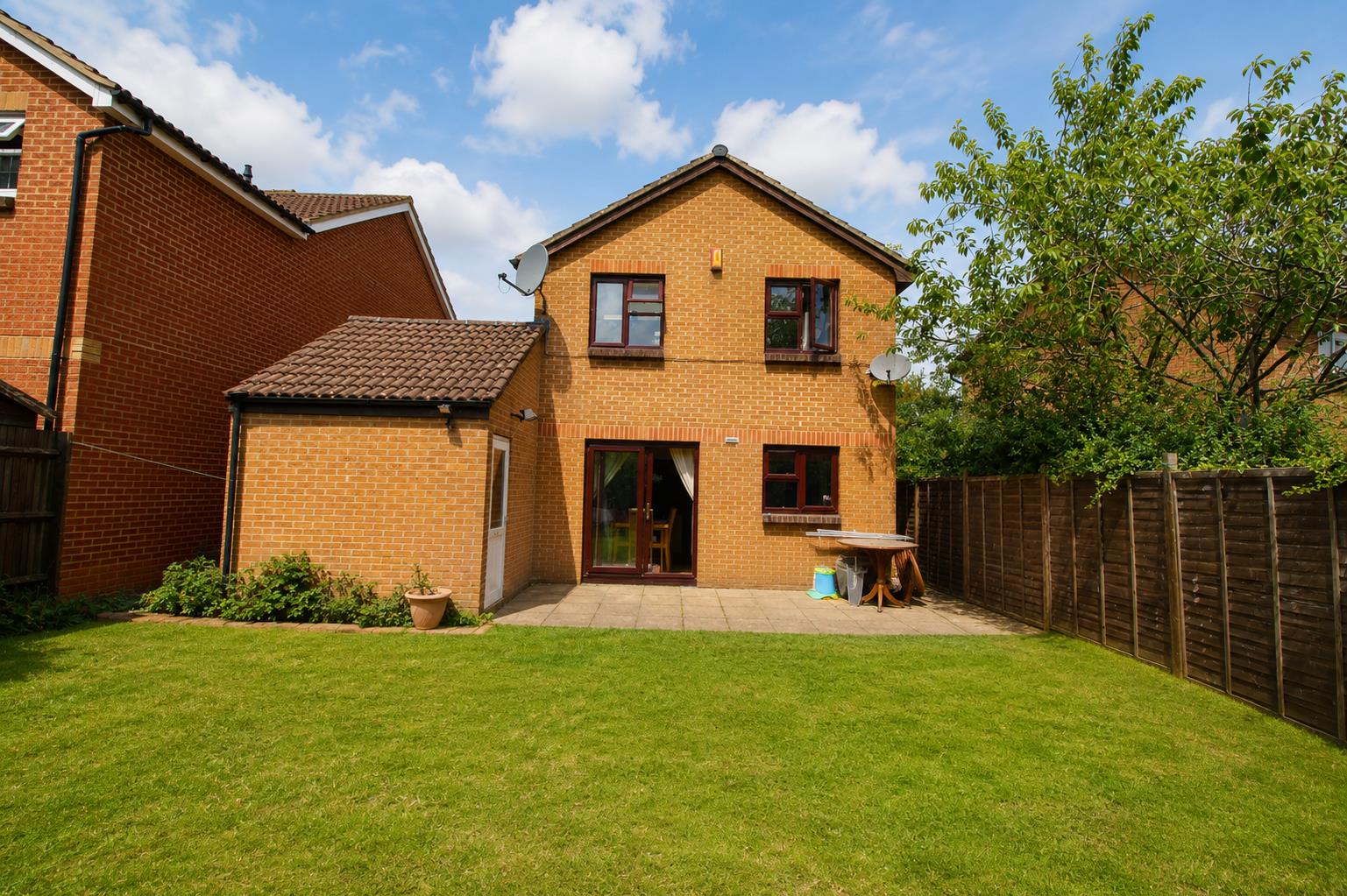 Sage Road, Tilehurst, Reading